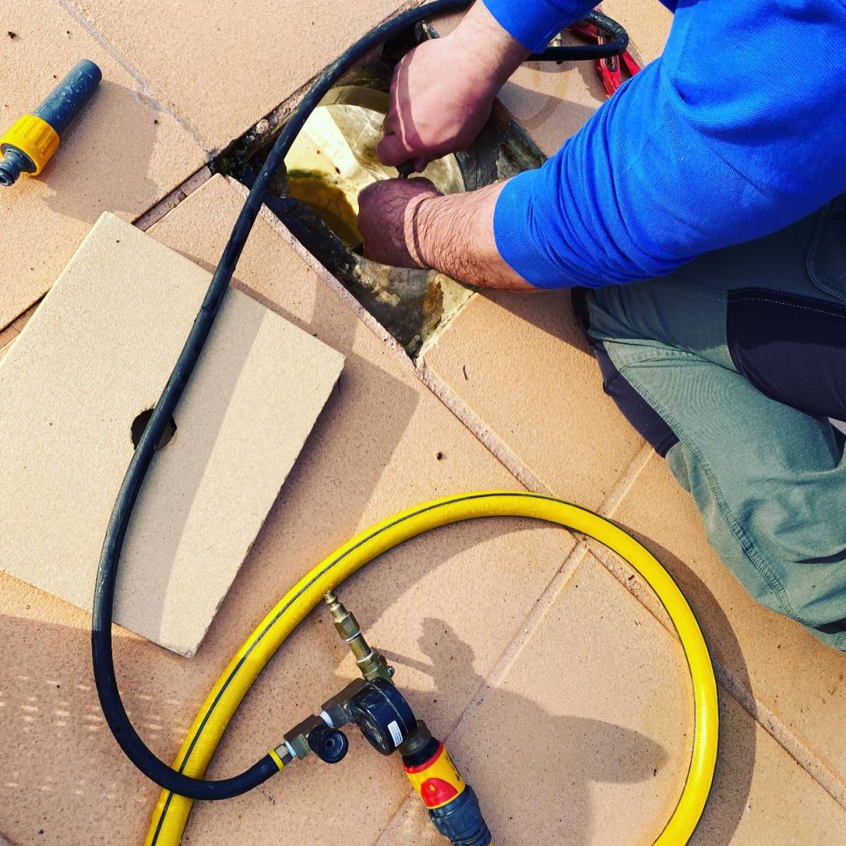 Recherche de fuite d'eau dans une piscine à Ste maxime dans le Var