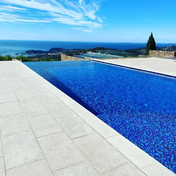 Entretien d'un piscine privée