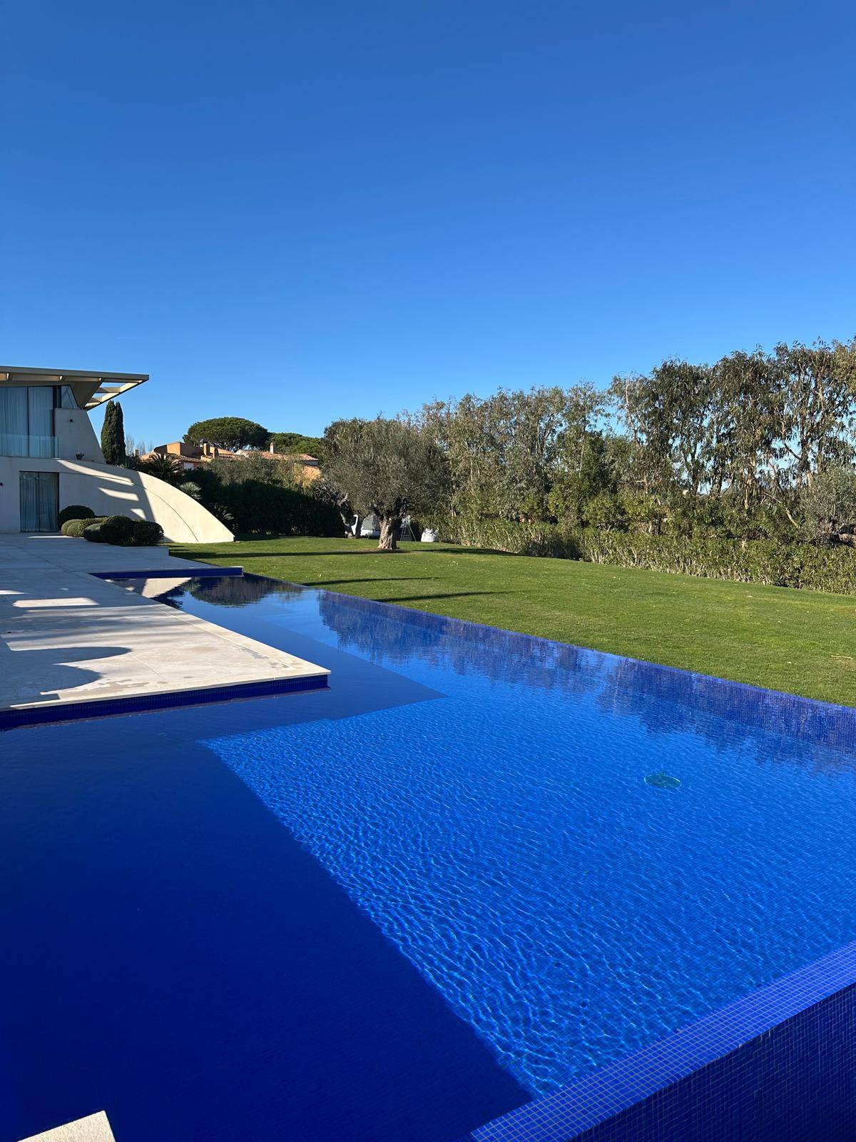 Pisciniste pour mise en service ou hivernage de piscine a Sainte Maxime dans le Var