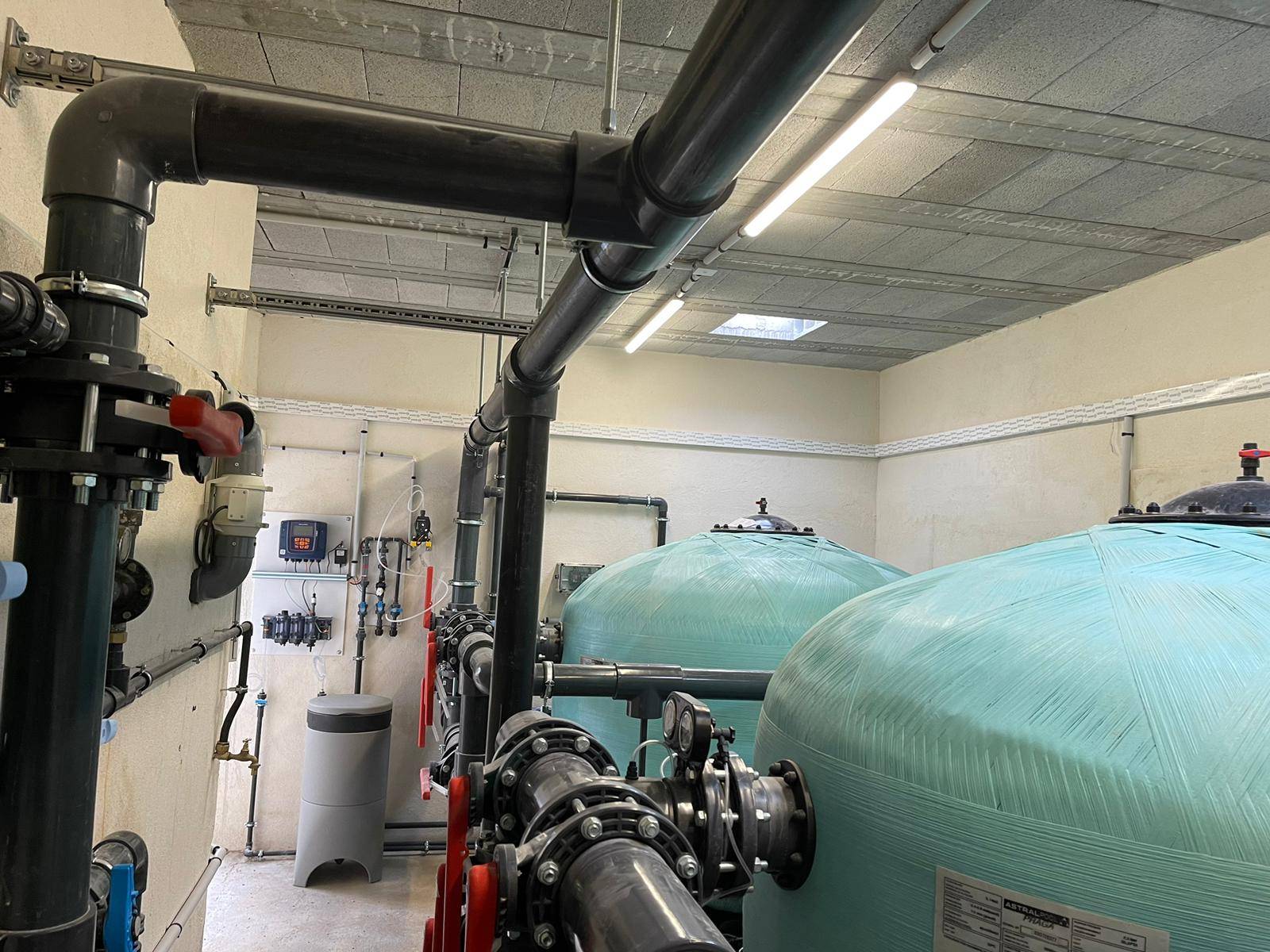 renovation d'une piscine beton et du local technique a st tropez