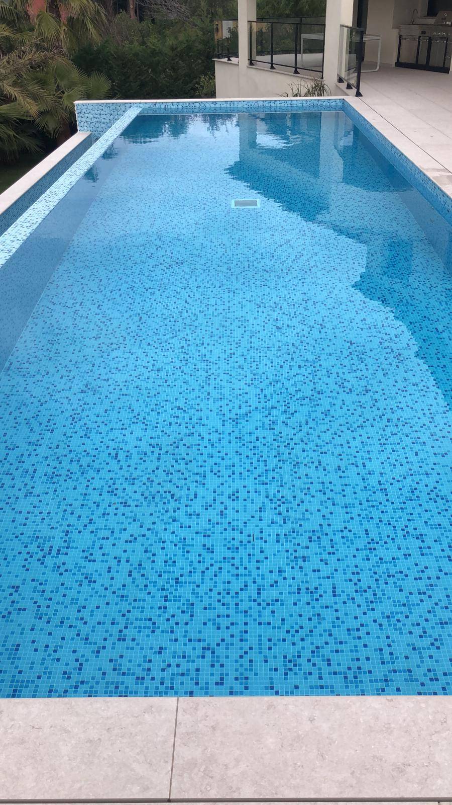 entretien de piscine pour un particulier a st tropez dans le Var