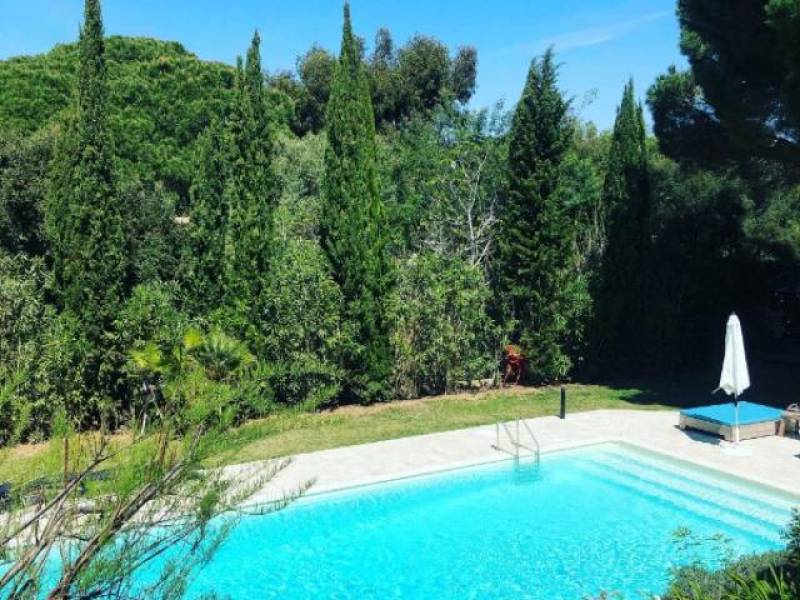 contrat annuel d'entretien de piscine dans une villa à Cogolin