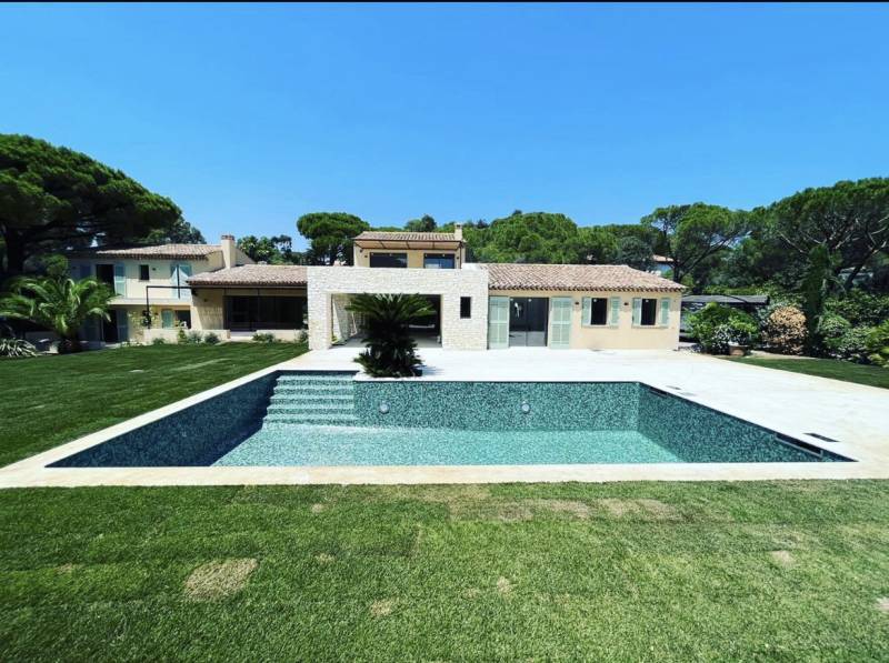 Construction de piscine sur-mesure haut de gamme à Saint Tropez