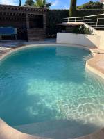 Entreprise d'entretien piscine pour l'hivernage a ste maxime dans le Var